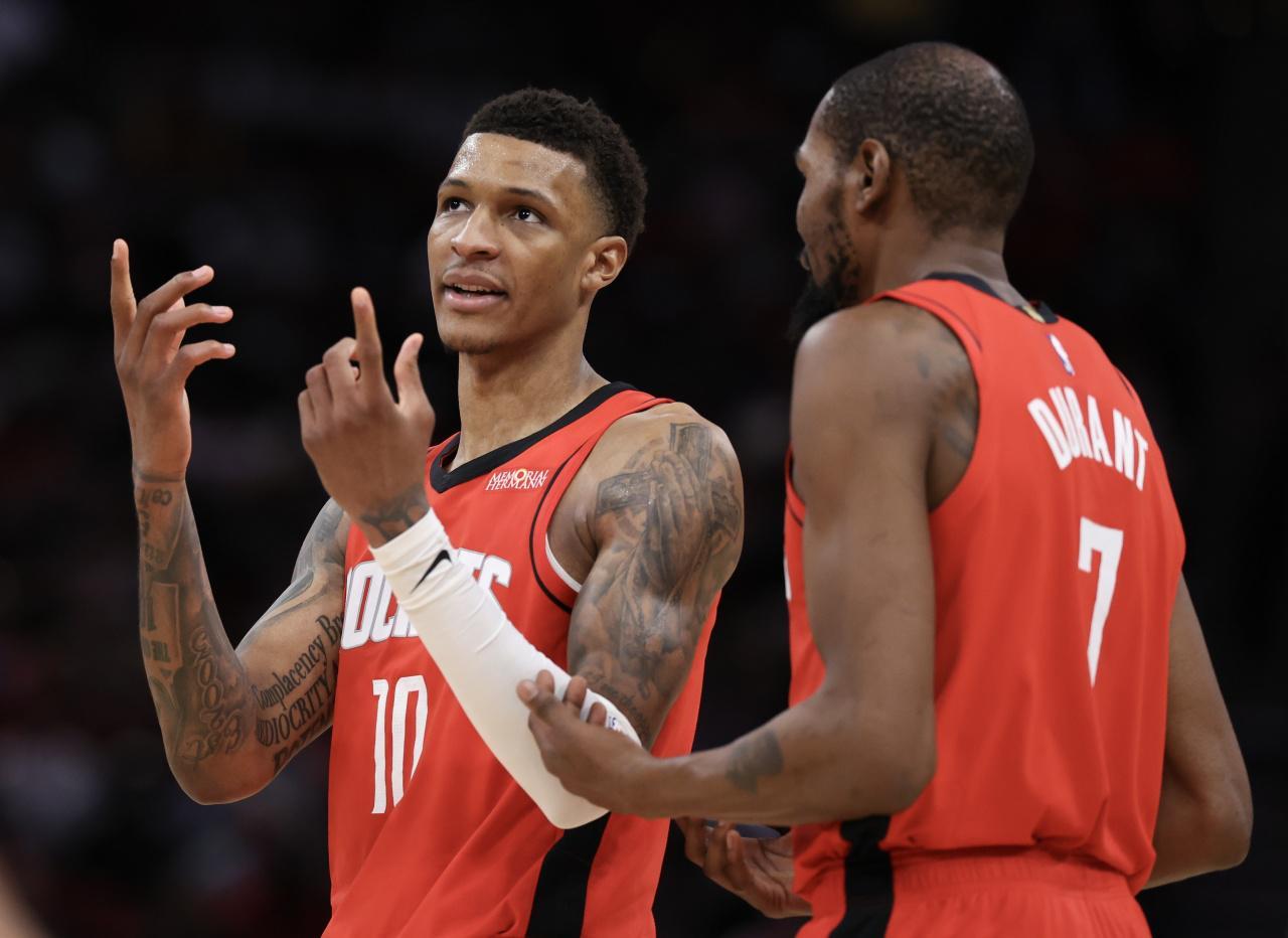 开云体育网站-火箭对阵勇士前瞻 库里休战不影响火勇大战关注 乌帅如何迎战科尔